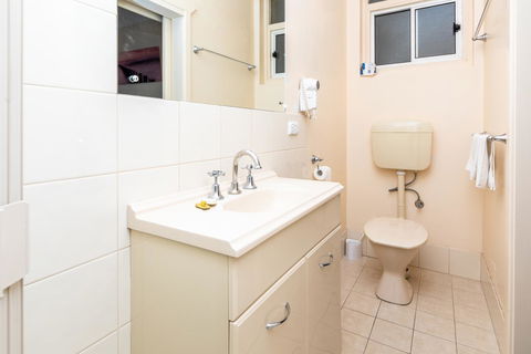 Blue Seas Motel - South Australia Travel 13