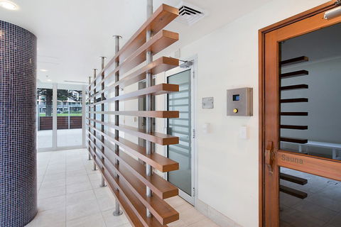 Beachside Luxury & Comfort, Ocean Views In Glenelg - South Australia Travel 27