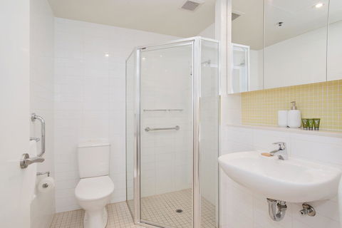 Beachside Luxury & Comfort, Ocean Views In Glenelg - South Australia Travel 21