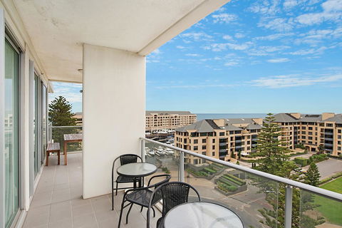 Beachside Luxury & Comfort, Ocean Views In Glenelg - South Australia Travel 2