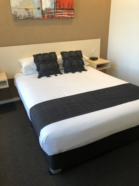 Adelaide Airport Motel - South Australia Travel 5