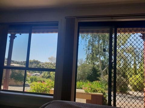 Barossa Valley Studio - South Australia Travel 15