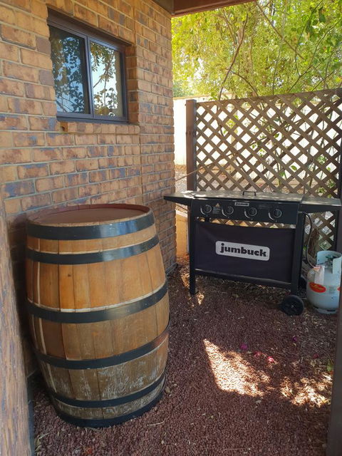 Barossa Valley Studio - South Australia Travel 8