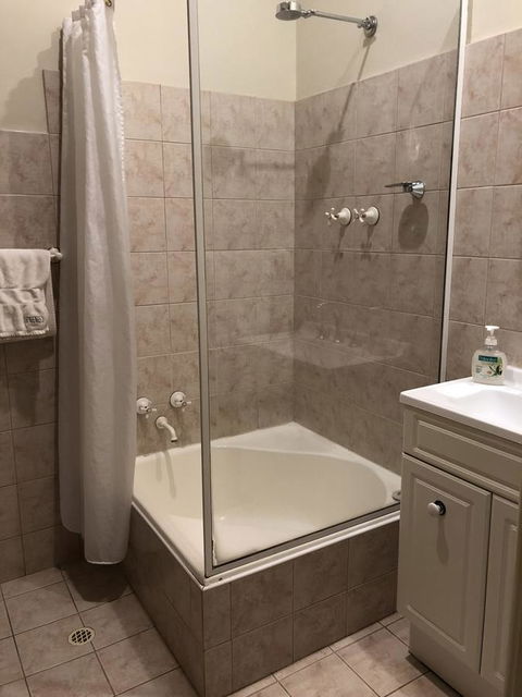 Parkview Apartment - Grandview House & Apartments - South Australia Travel 9