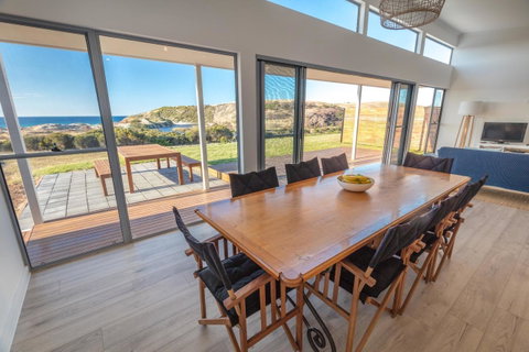 Middle River Beach House, Western House - South Australia Travel 8
