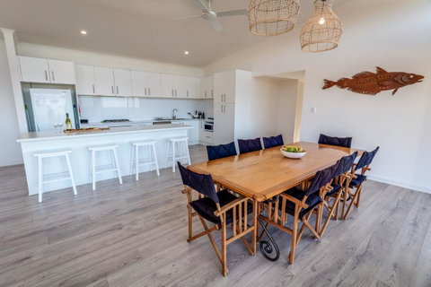 Middle River Beach House, Western House - South Australia Travel 4