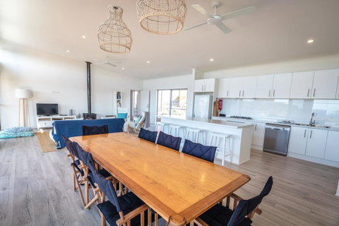 Middle River Beach House, Western House - South Australia Travel 7