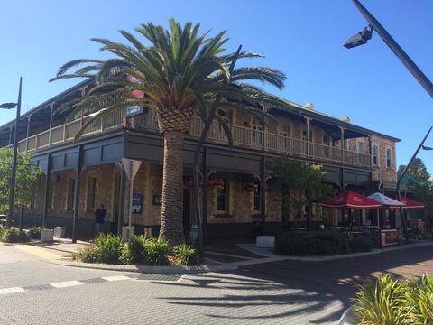 Grosvenor Hotel - South Australia Travel 0