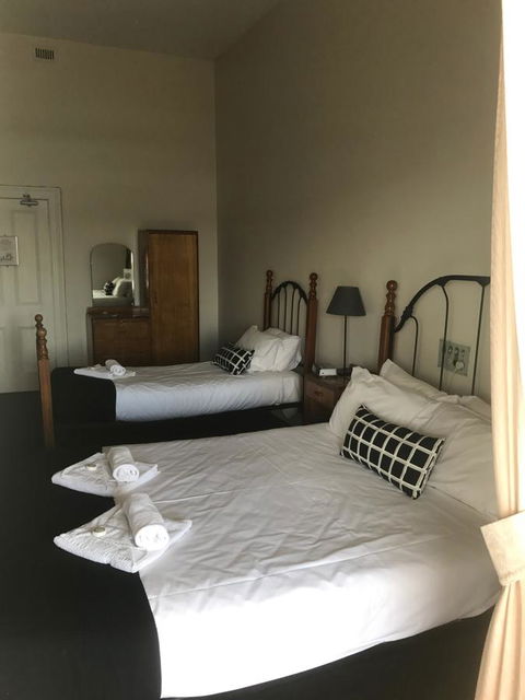 Grosvenor Hotel - South Australia Travel 1