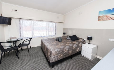 Blue Lake Motel - South Australia Travel 7