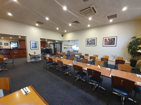 Pier Hotel Port Lincoln - South Australia Travel 9