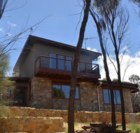 Of Stone and Wood Guesthouse - South Australia Travel