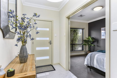 Accommodation On Lansell 2 - South Australia Travel 2