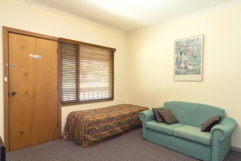 Second Valley Motel - South Australia Travel 12