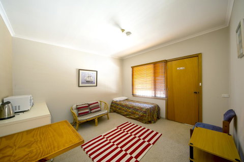 Second Valley Motel - South Australia Travel 11