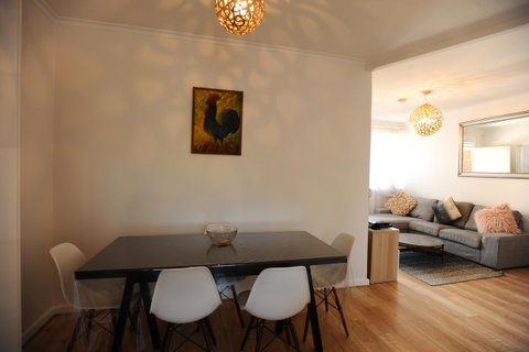 Glenelg Holiday Apartments-The Broadway - South Australia Travel 2