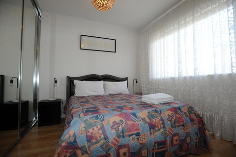 Glenelg Holiday Apartments-The Broadway - South Australia Travel 5