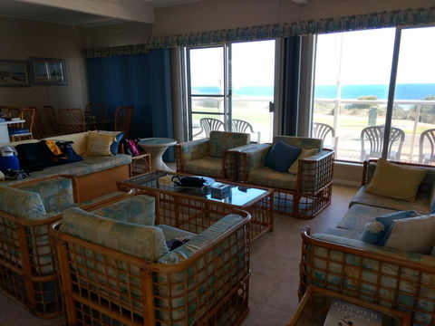 Seafront Shack - South Australia Travel 12