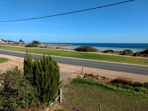 Seafront Shack - South Australia Travel 0