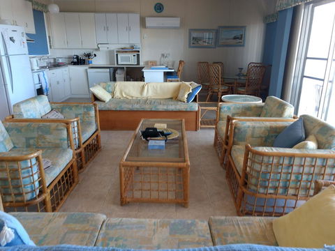 Seafront Shack - South Australia Travel 7