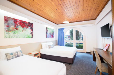 Nightcap At Federal Hotel Mt Gambier - South Australia Travel 0