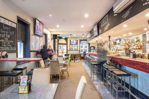Nightcap At Federal Hotel Mt Gambier - South Australia Travel 7