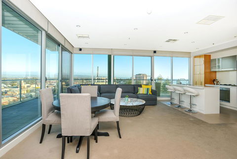Glenelg Skyline Penthouse - South Australia Travel 7