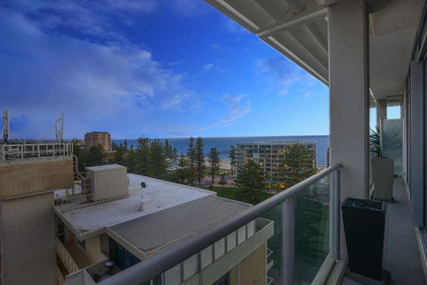 Glenelg Skyline Penthouse - South Australia Travel 5