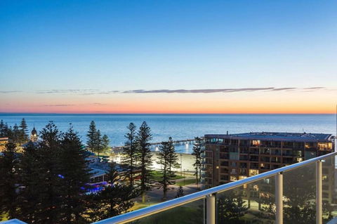 Glenelg Skyline Penthouse - South Australia Travel 32
