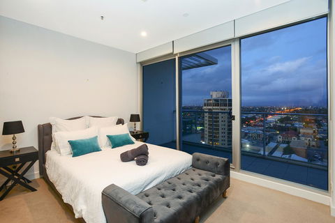 Glenelg Skyline Penthouse - South Australia Travel 33