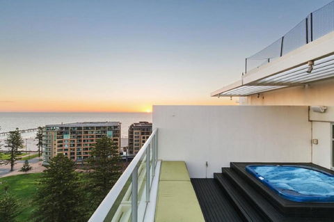 Glenelg Skyline Penthouse - South Australia Travel 27