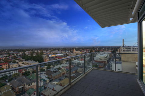 Glenelg Skyline Penthouse - South Australia Travel 28