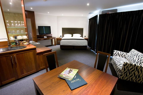 The Commodore - South Australia Travel 10