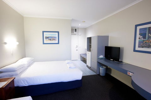 The Commodore - South Australia Travel 27