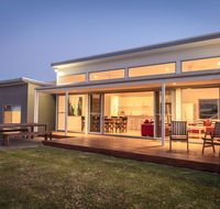 Middle River Beach House - East Wing - South Australia Travel