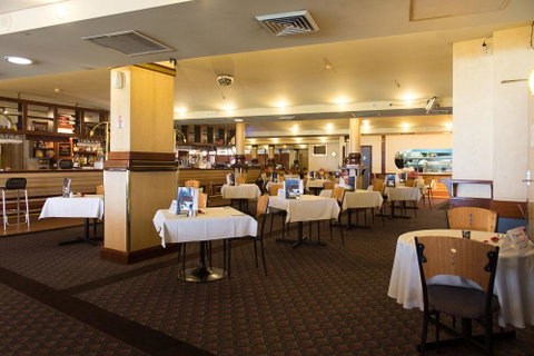 Grand Tasman Hotel - South Australia Travel 1
