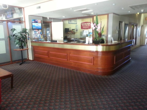 Grand Tasman Hotel - South Australia Travel 20