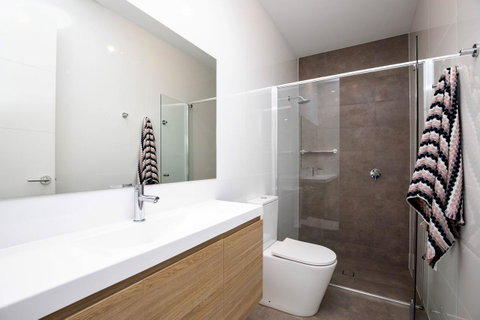 Brand New Affordable Luxury 3 Bedroom 3 Bathrooms House Close To Adelaide City, Chinatown, Beach, Adelaide Airport - South Australia Travel 4