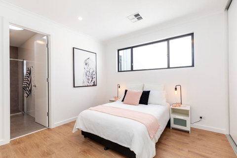 Brand New Affordable Luxury 3 Bedroom 3 Bathrooms House Close To Adelaide City, Chinatown, Beach, Adelaide Airport - South Australia Travel 0