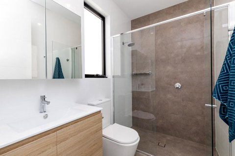 Brand New Affordable Luxury 3 Bedroom 3 Bathrooms House Close To Adelaide City, Chinatown, Beach, Adelaide Airport - South Australia Travel 10
