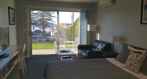 2 Austinmer Studio - South Australia Travel 0