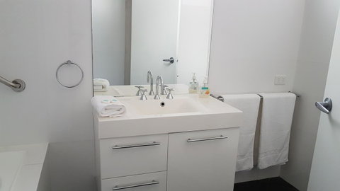 2 Austinmer Studio - South Australia Travel 6