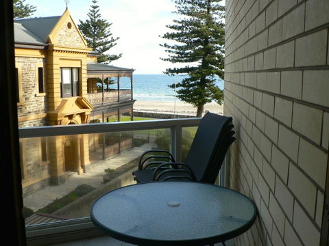 South Esplanade Apartment - South Australia Travel 6