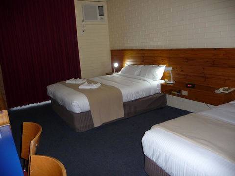 The Wine Vine Hotel - South Australia Travel 6