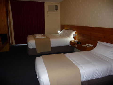 The Wine Vine Hotel - South Australia Travel 3