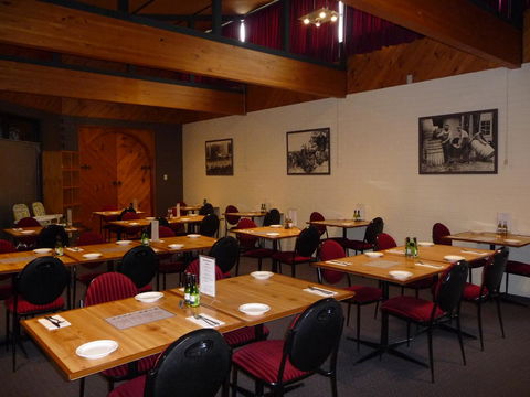 The Wine Vine Hotel - South Australia Travel 7