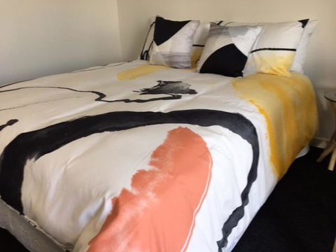 Port Lincoln Shark Apartment 2 - South Australia Travel 8