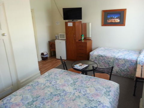 Sonbern Lodge Motel - South Australia Travel 4