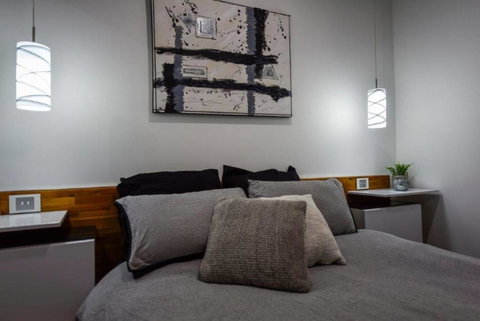 BENGALEE EXECUTIVE TOWNHOUSE- MODERN & STYLISH - South Australia Travel 2