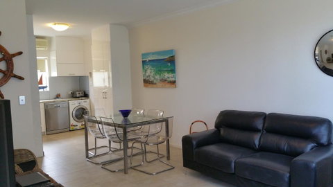 Acaill Accommodation Esplanade Living Self Check-In Self Check-Out - South Australia Travel 2